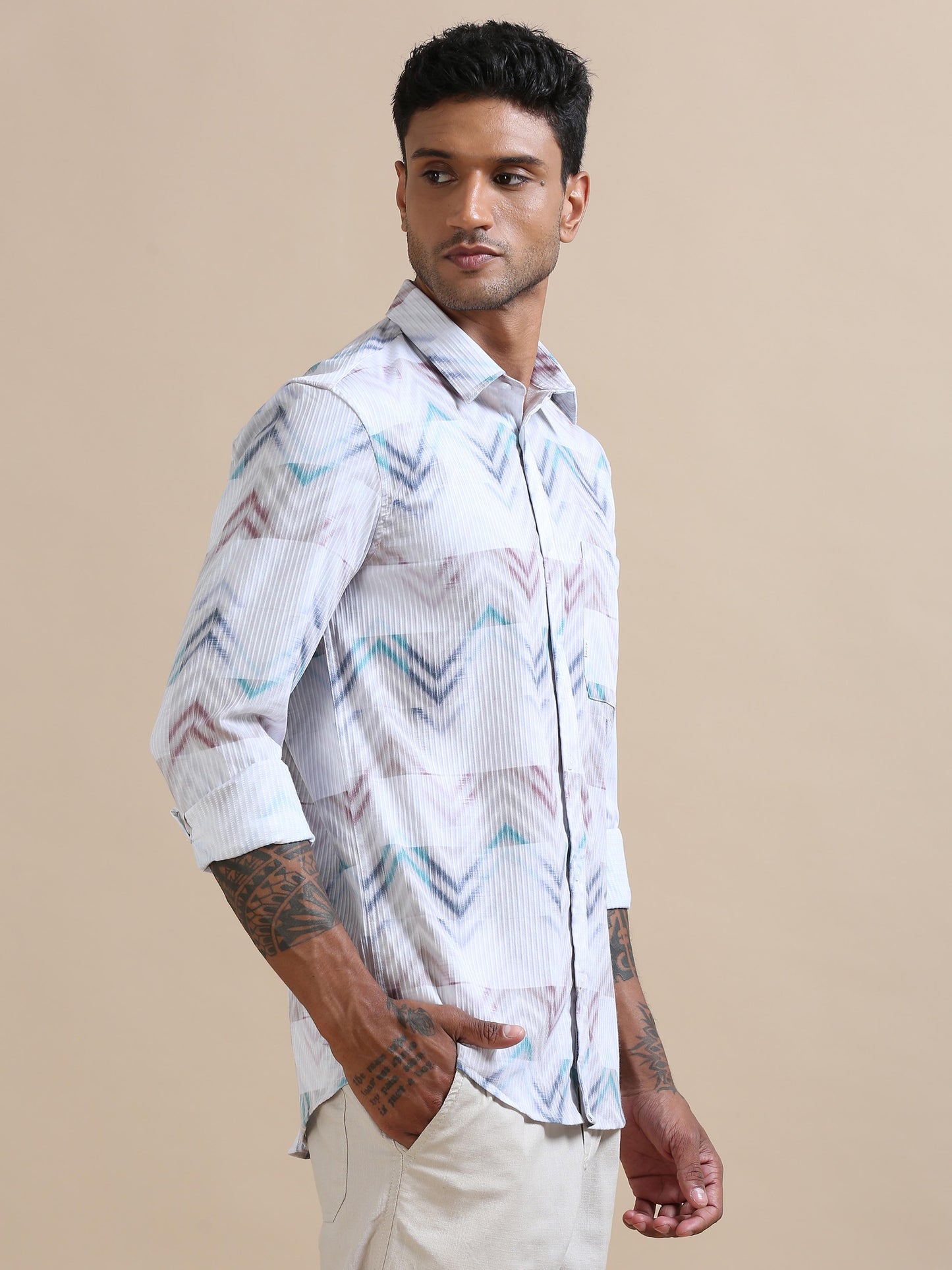 Zigzag Off White Textured Print Shirt for Men