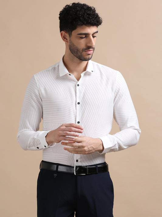 Luxurica White Asymmetrical lines Shirt