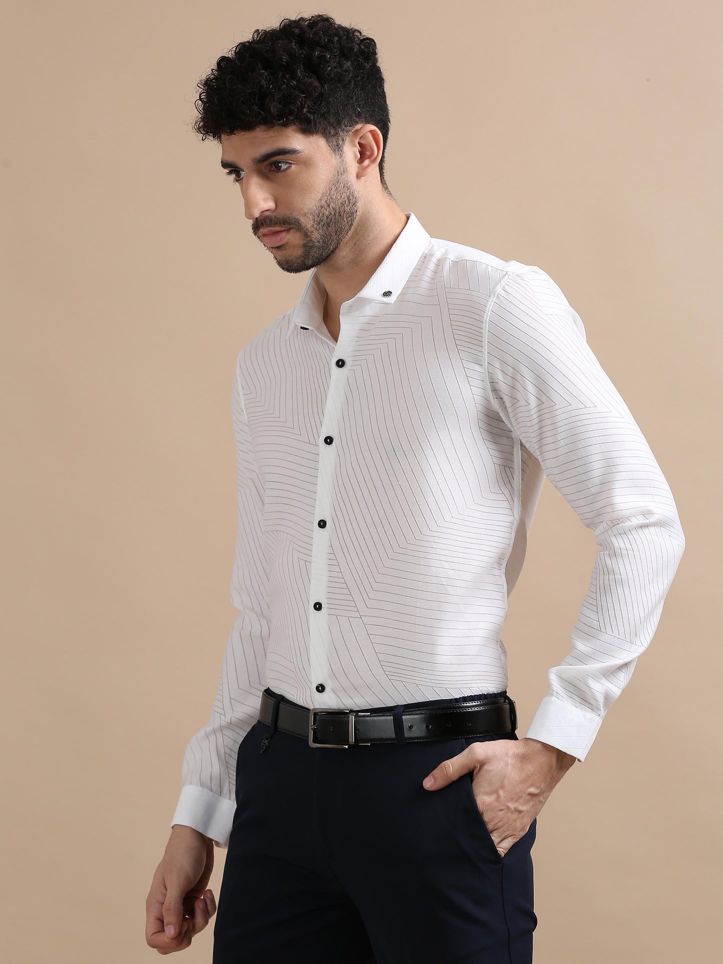 Luxurica White Asymmetrical lines Shirt