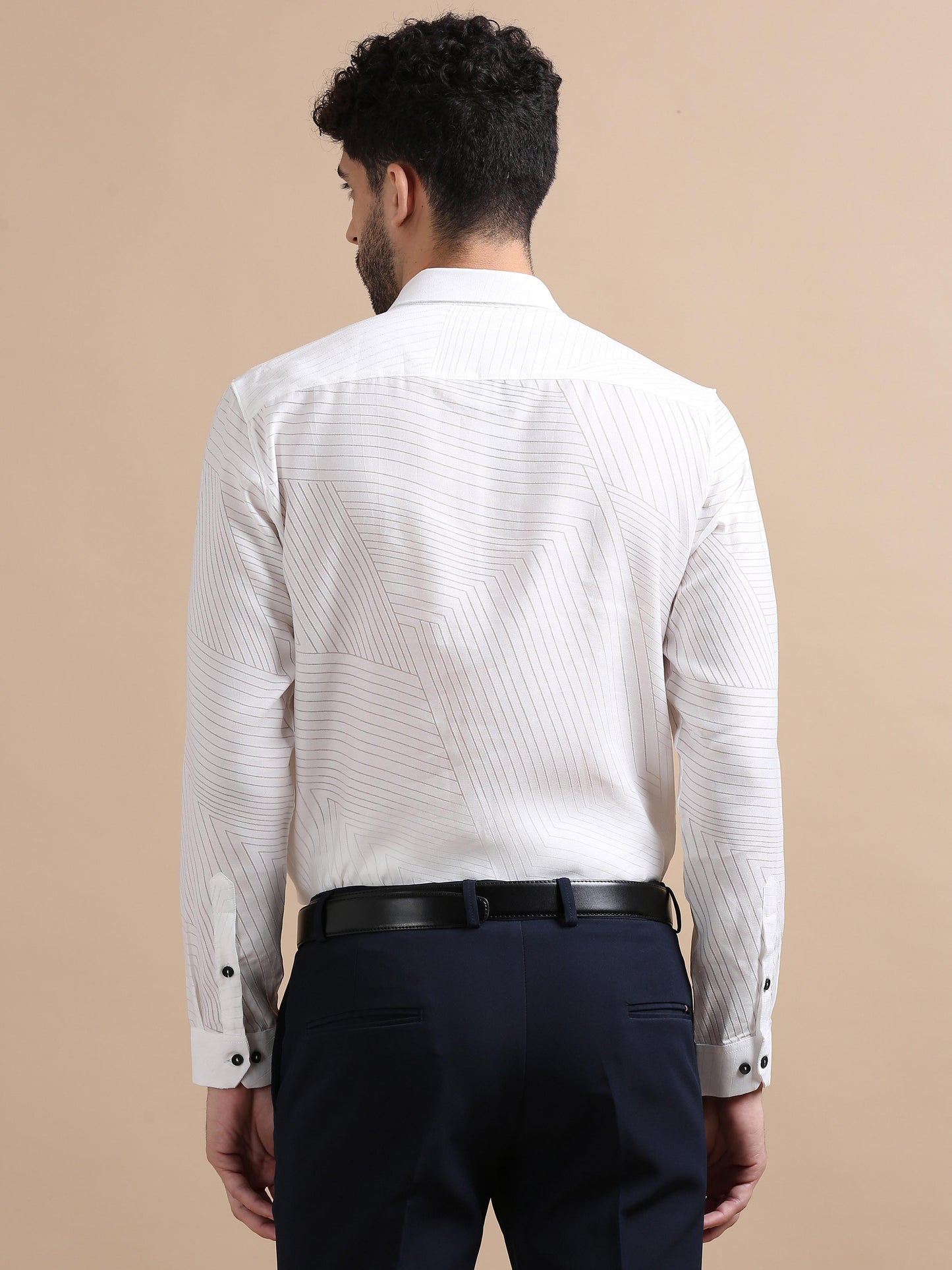 Luxurica White Asymmetrical lines Shirt