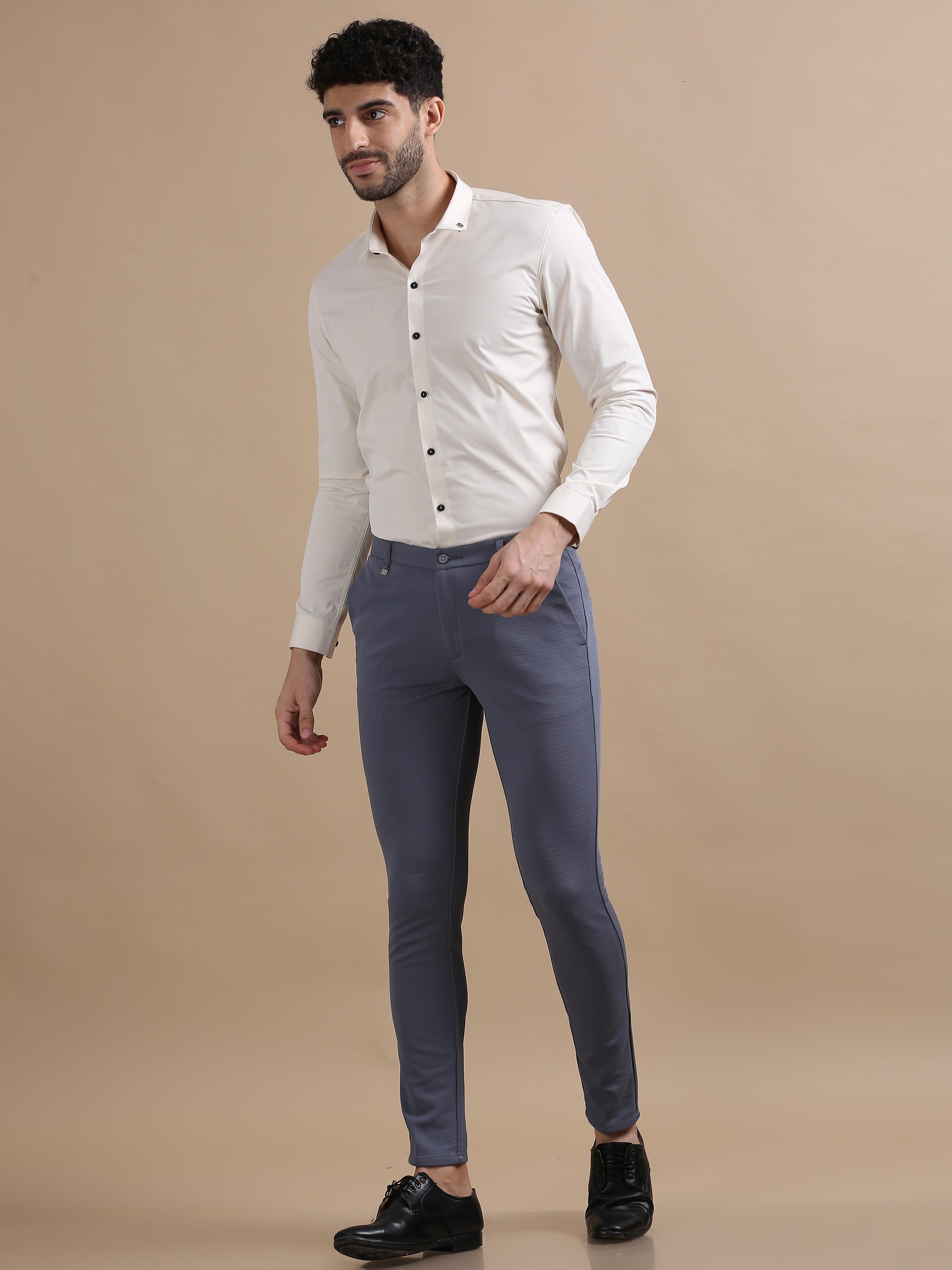 Exacto Dark Grey Checks Chinos For Men 