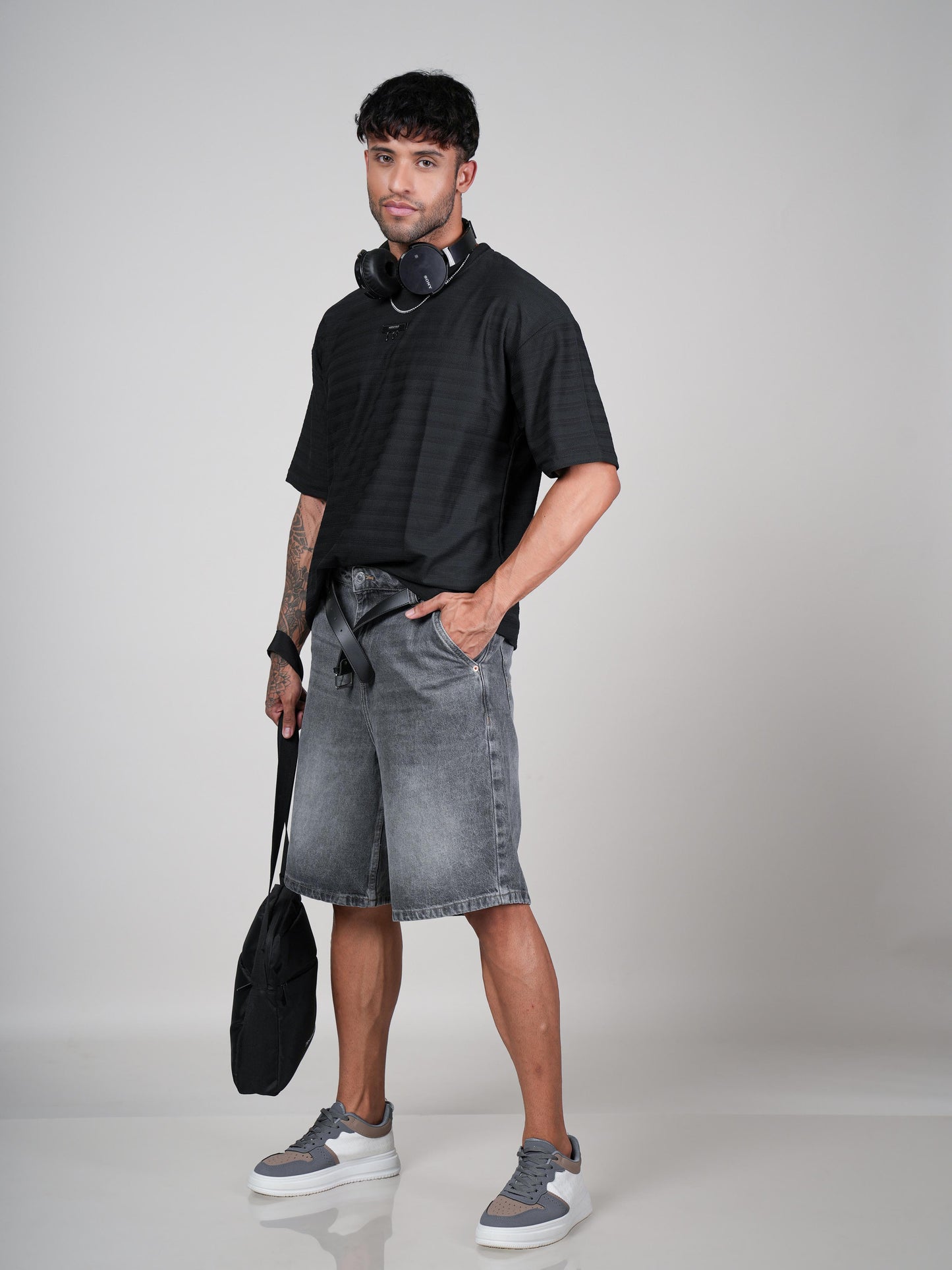 Men’s  Black  Oversize Round Neck T shirt