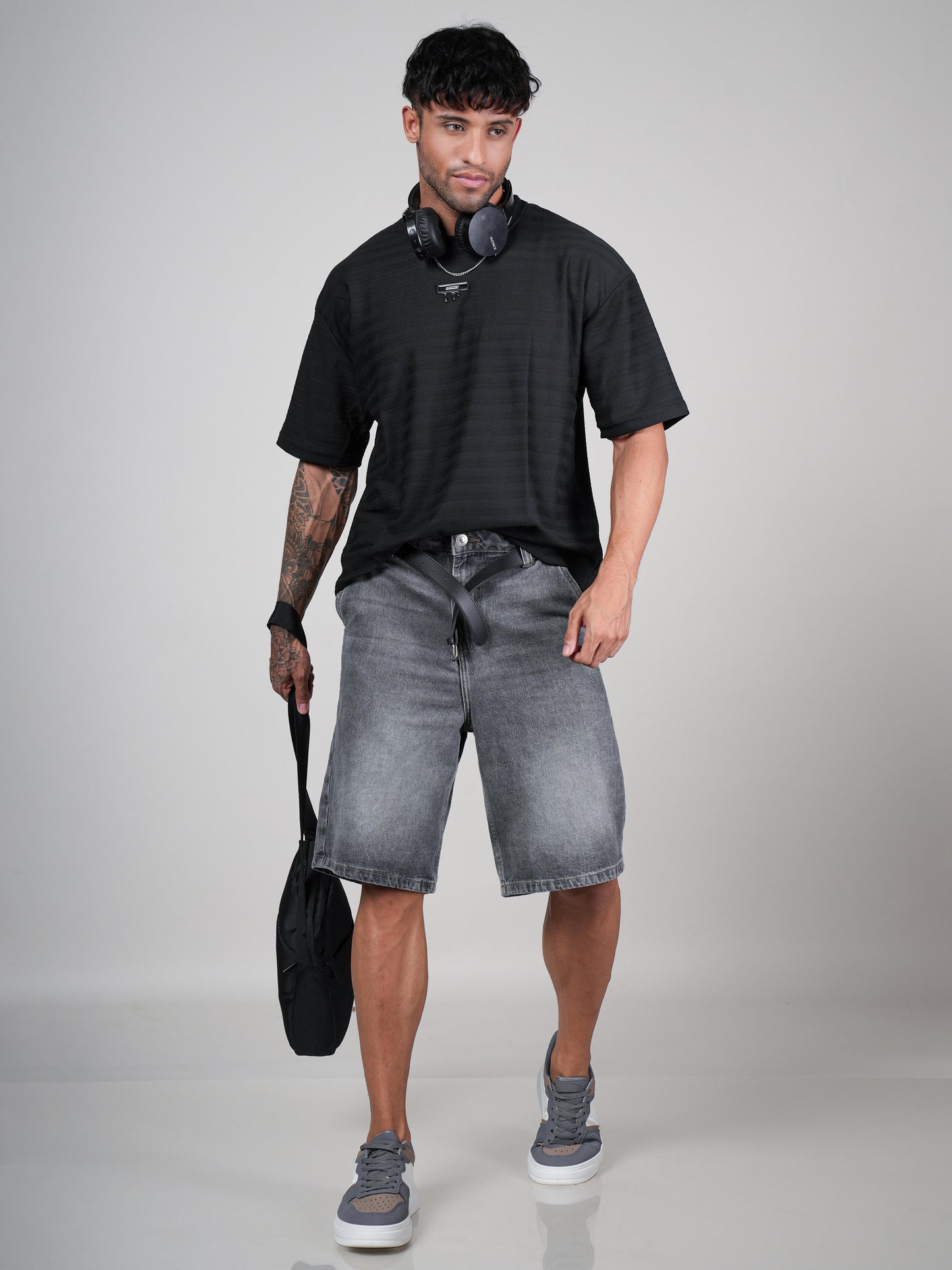 Men’s  Black  Oversize Round Neck T shirt