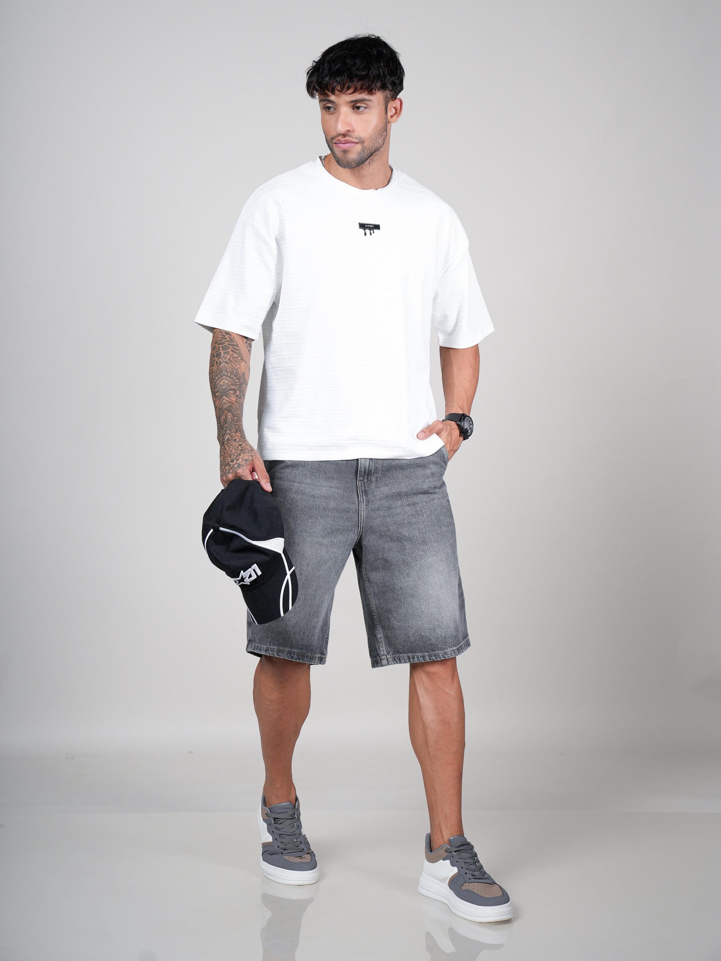 Men’s Whit  Oversize Round Neck T shirt