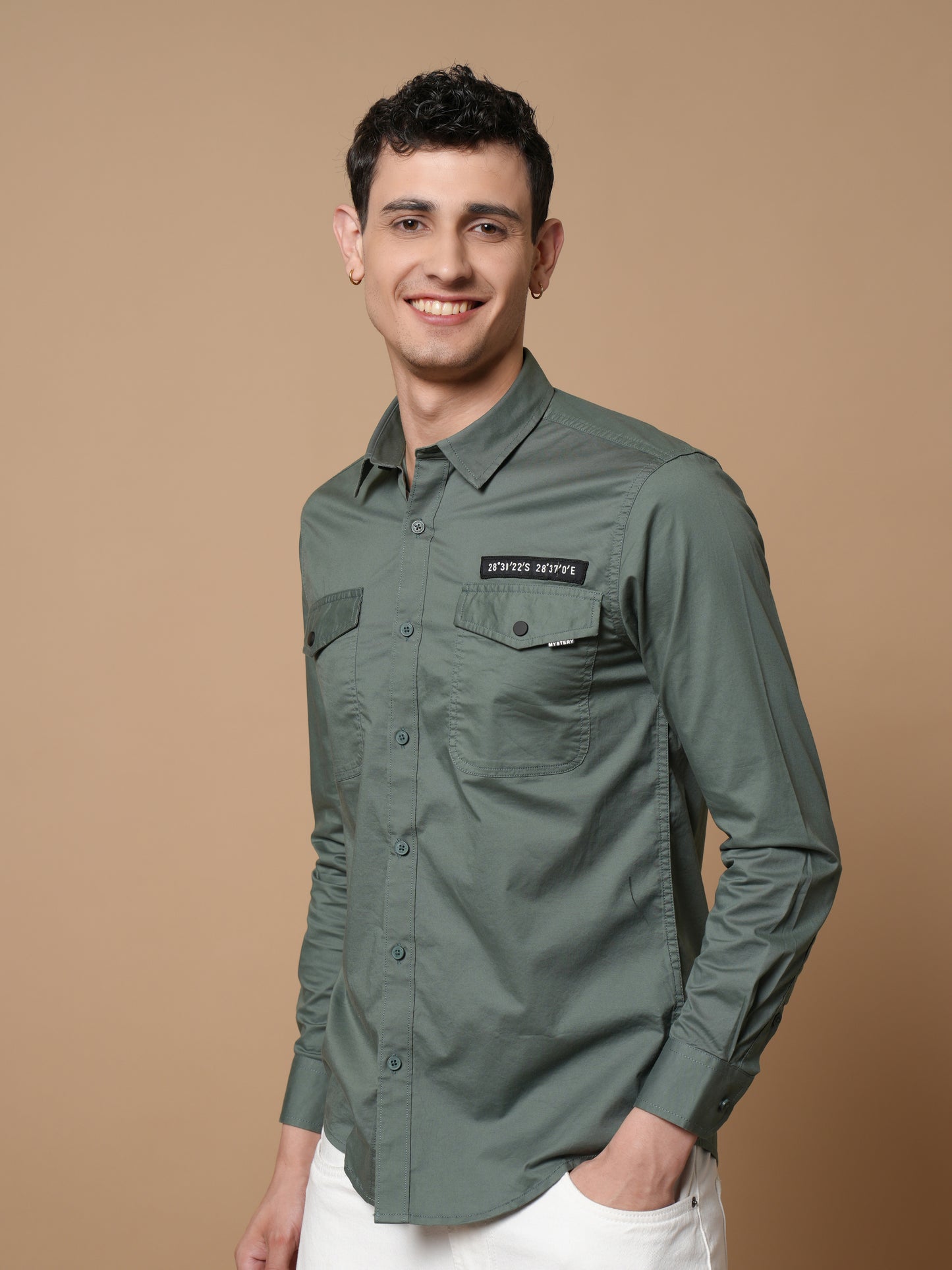 Men’s Green Solid Utility Casual Shirt with Dual Pockets