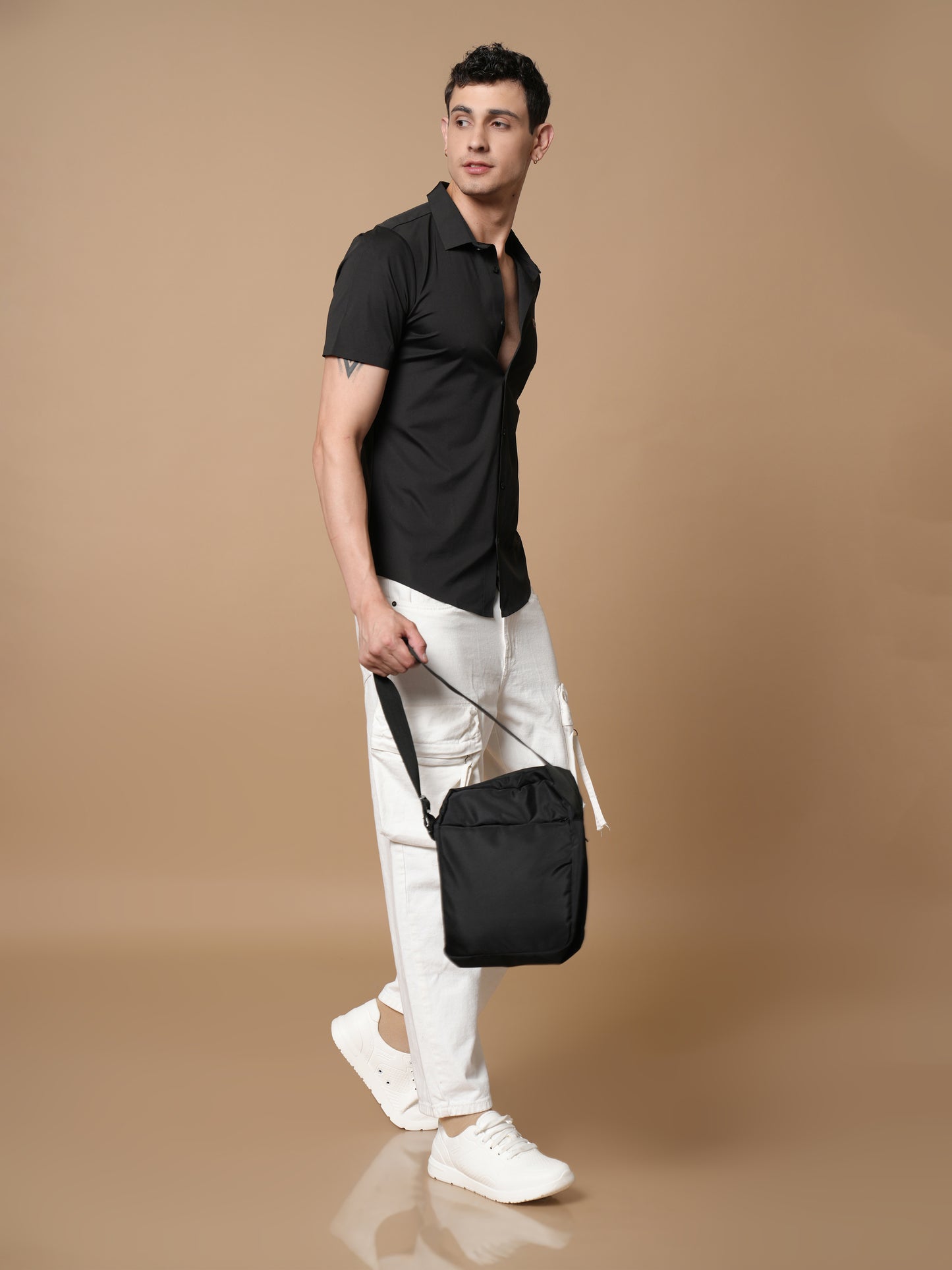 Men’s Short Sleeve Stitchless Shirt Black