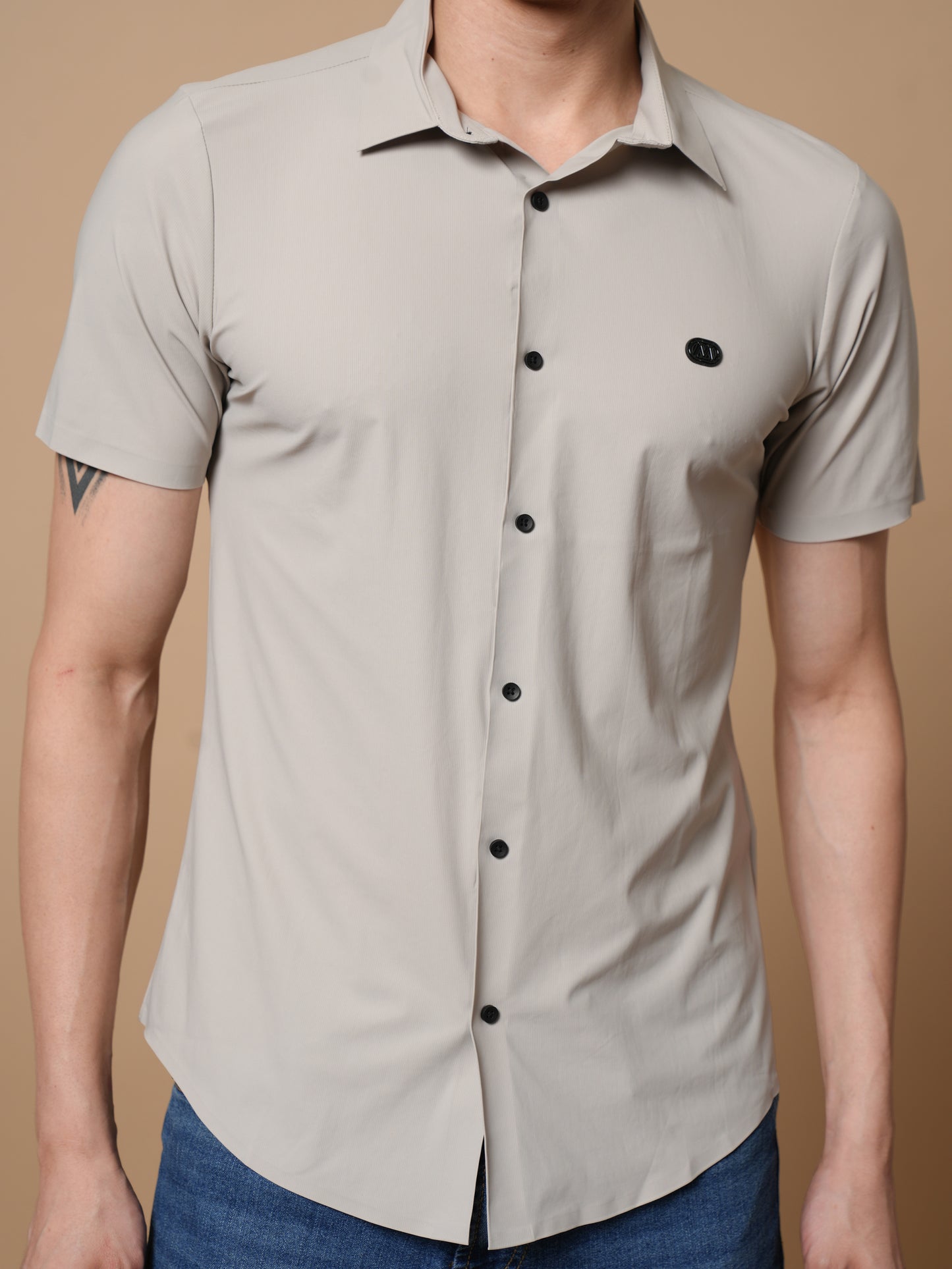 Men’s Short Sleeve Stitchless Shirt Cream