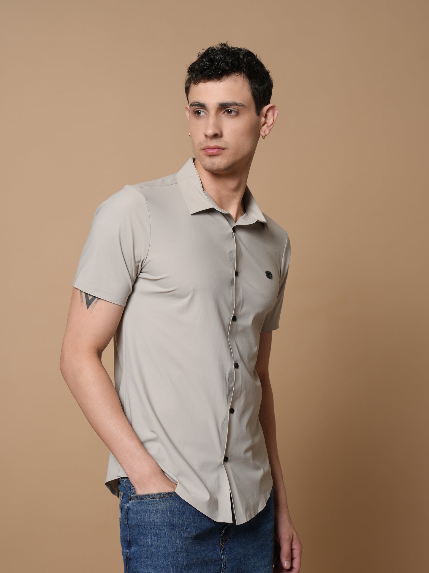 Men’s Short Sleeve Stitchless Shirt Cream