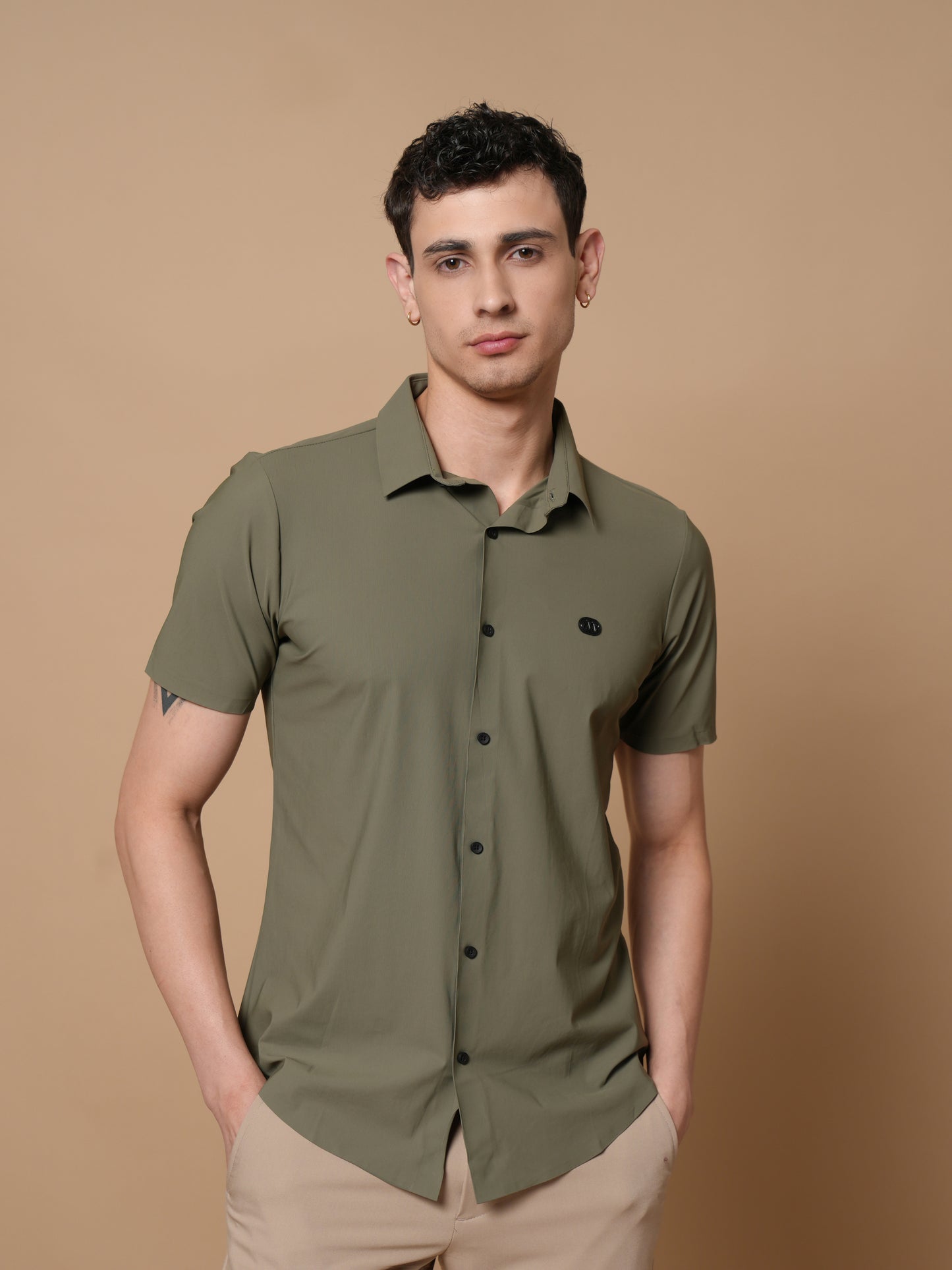 Men’s Short Sleeve Stitchless Shirt Olive