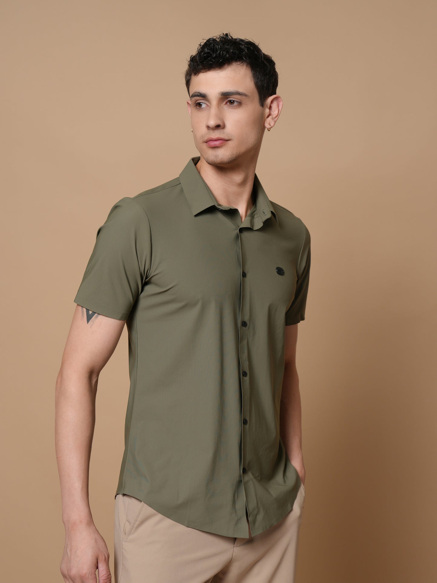Men’s Short Sleeve Stitchless Shirt Olive