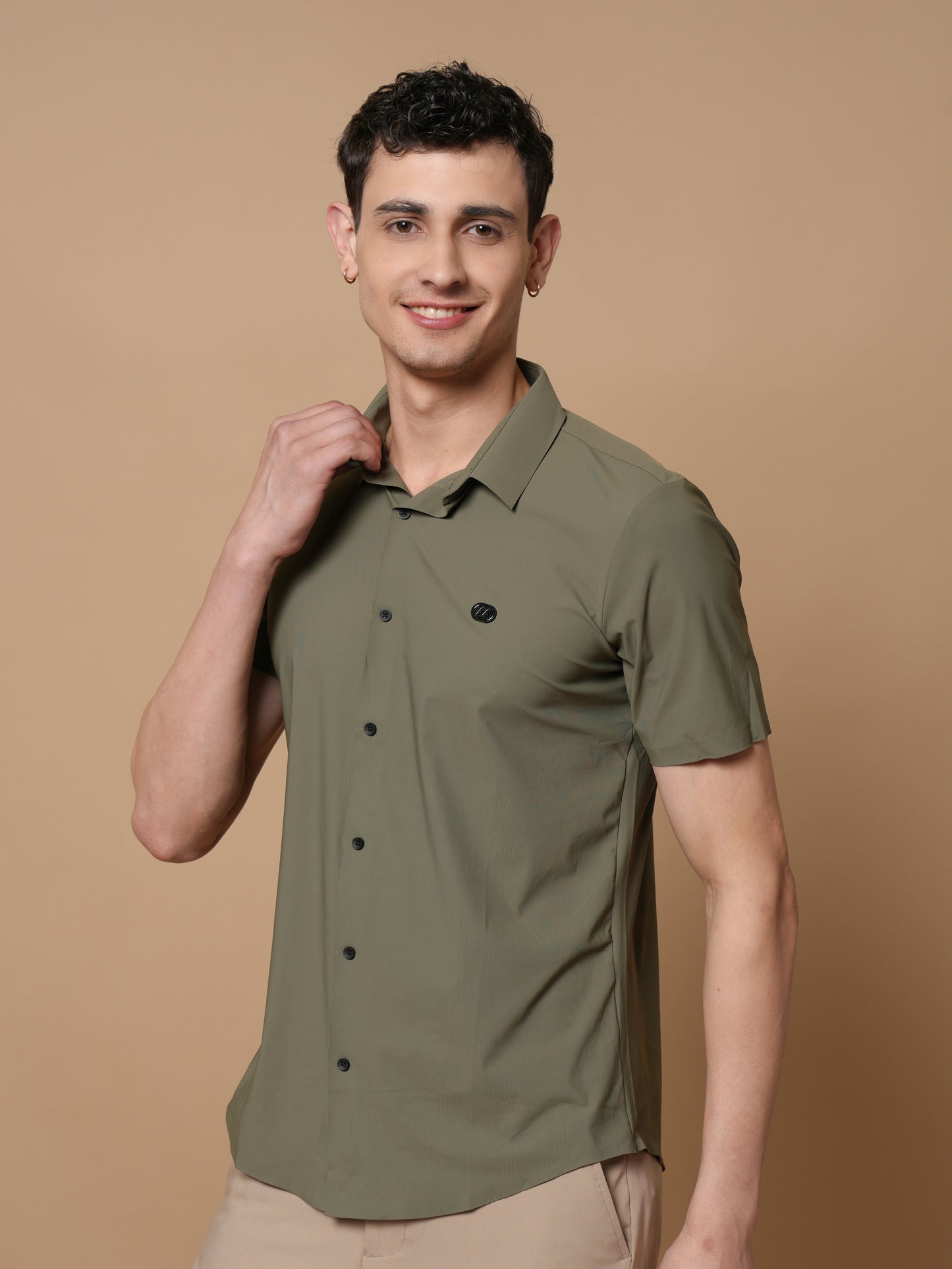 Men’s Short Sleeve Stitchless Shirt Olive