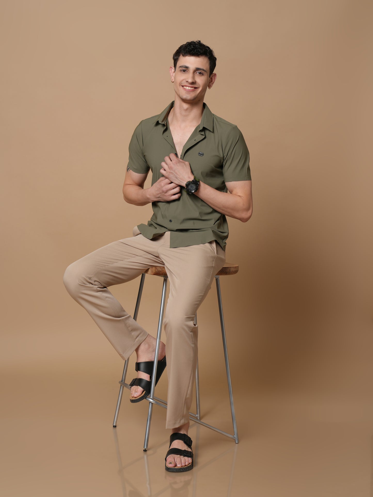 Men’s Short Sleeve Stitchless Shirt Olive