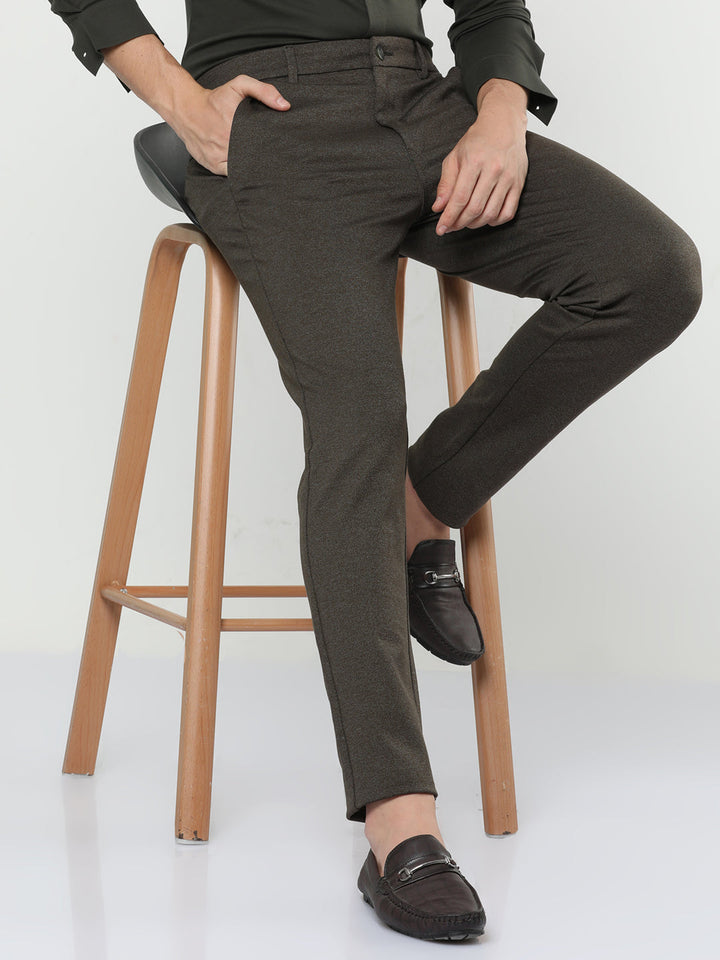 Solid Mid-Rise Chinos Trouser